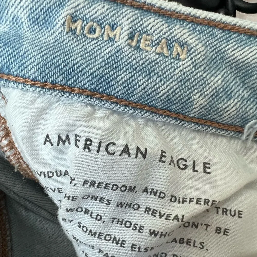 American Eagle high waist Destroyed Mom Jeans Light Wash Size 0